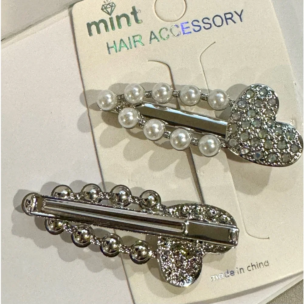 Girls Set of 2 Hair Clips Silver Tone Crystal Heart